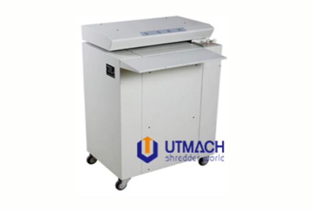 Industrial paper shredder for cutting cartonsr